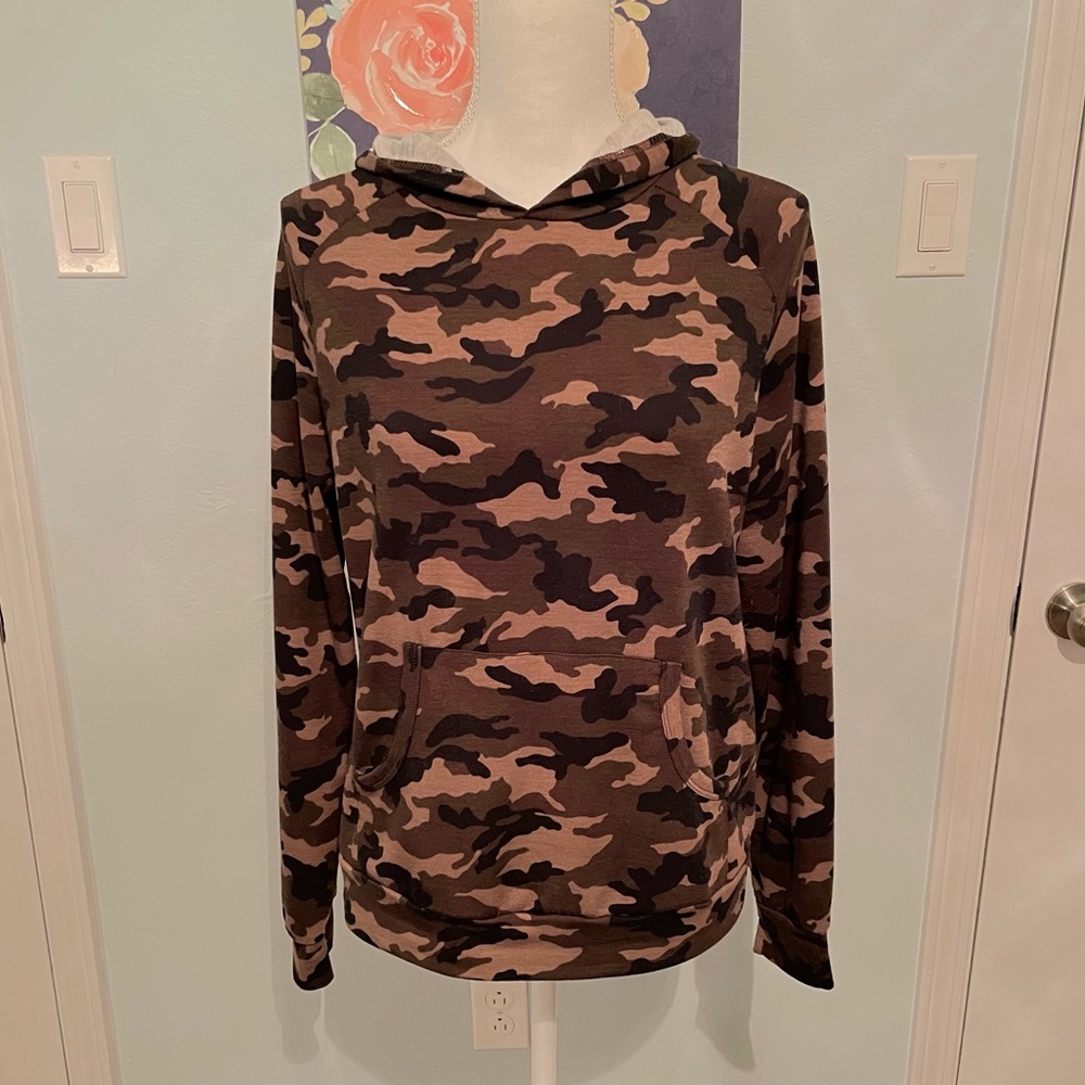 🌷Women’s Cammo Hoodie